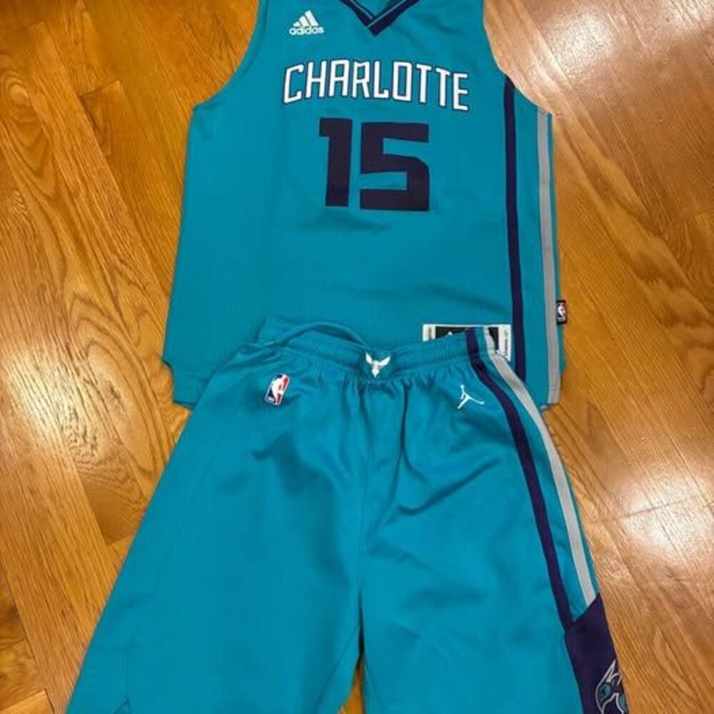 Adidas Charlotte Hornets Kemba Walker Jersey Size Medium and Shorts Sz Large Set